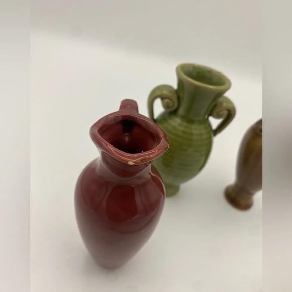 Chinese Celadon Rib Ceramic Stoneware Pottery Miniature Vase Elegant Expressions - Picture 3 of 7